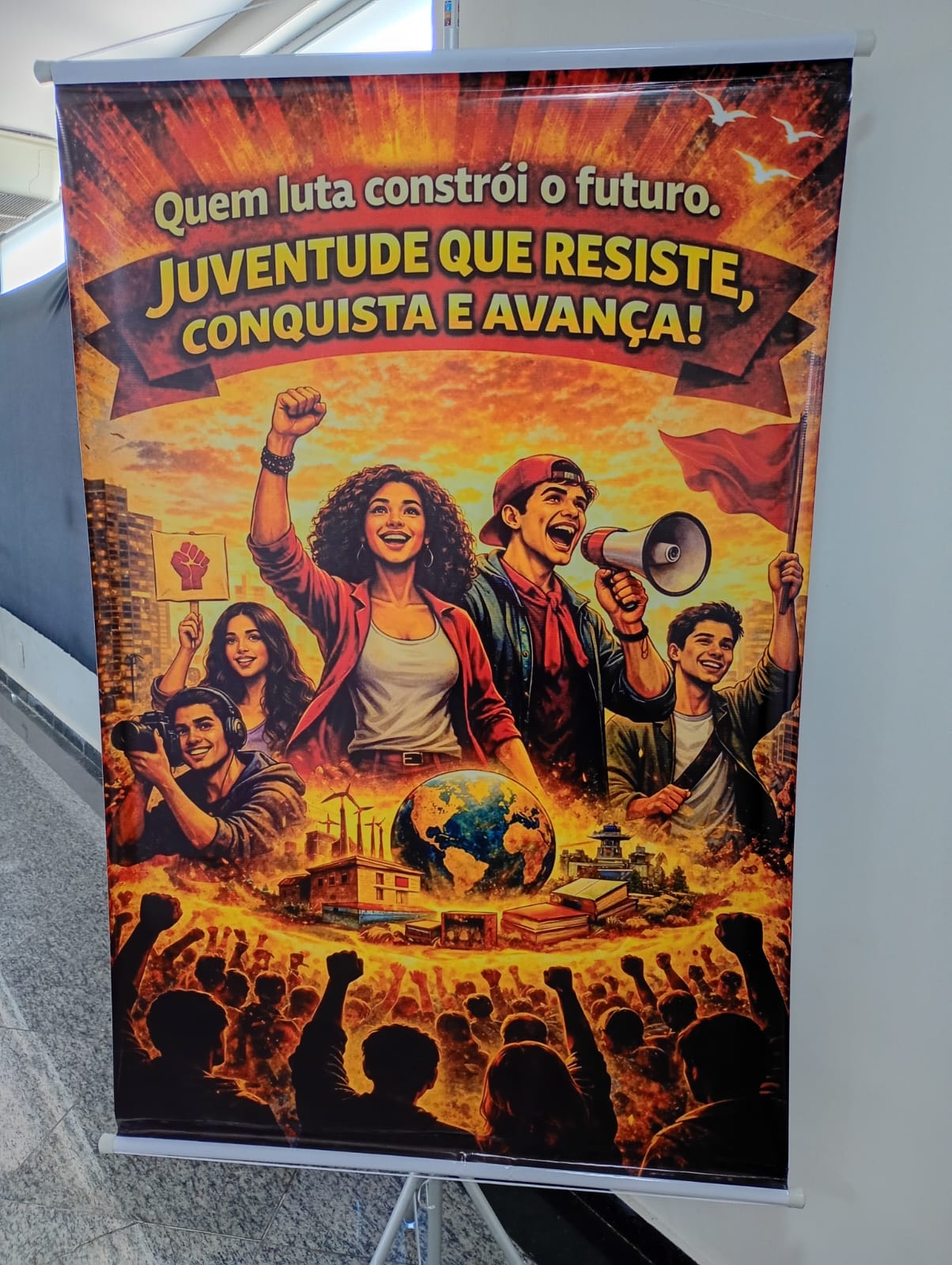 Ana Karolynne discursando no púlpito
