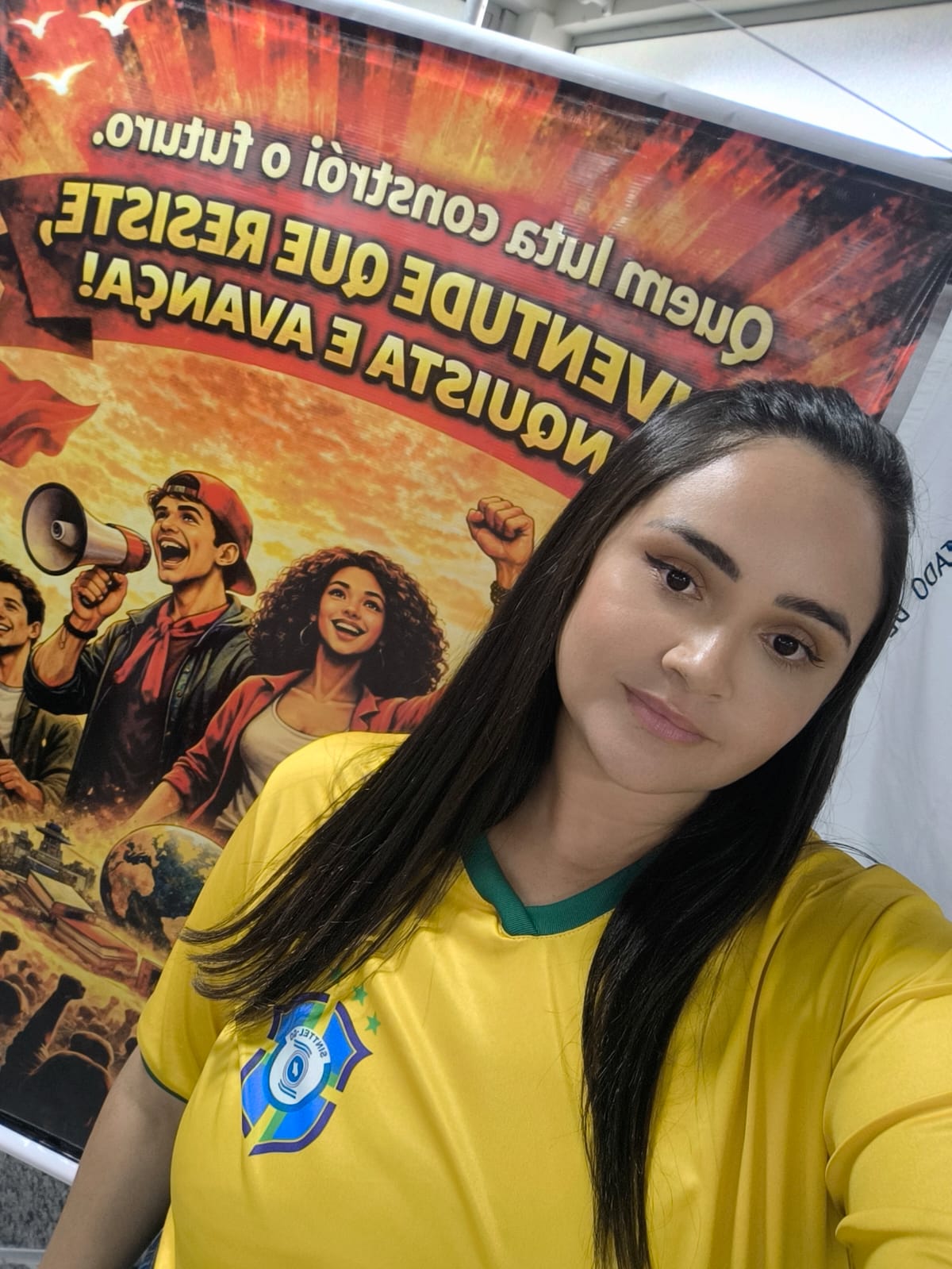 Bandeiras dos sindicatos com destaque para o SINTTEL-GO